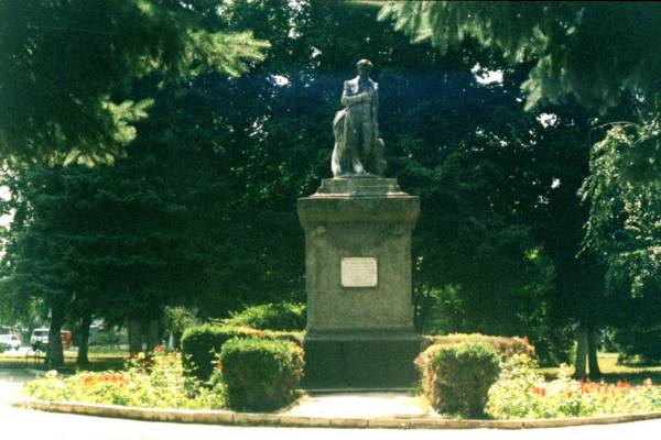 Памятник А.С.Пушкину в одноимённом сквере