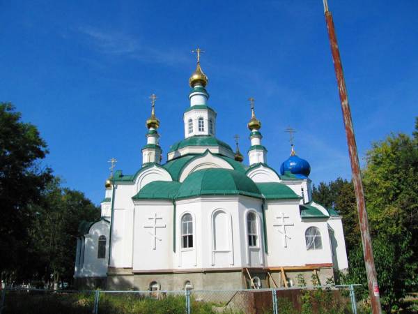 Свято-Никольский храм в парке 30-летия Победы