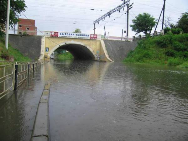Тоннель на Кирова во время затопления_1