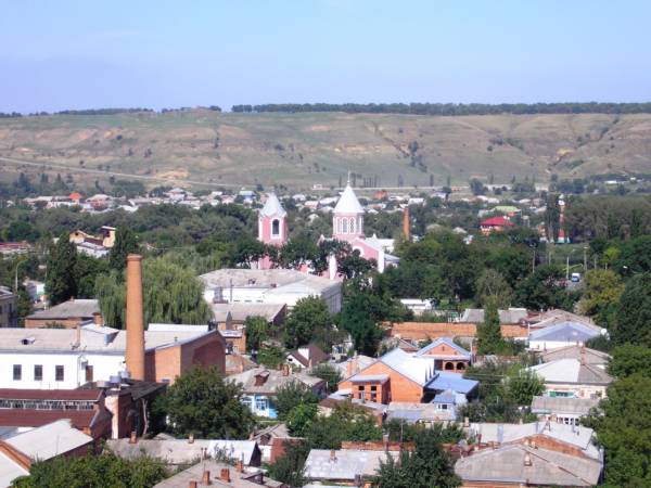 Вид с Дома Быта на Армянскую Церковь