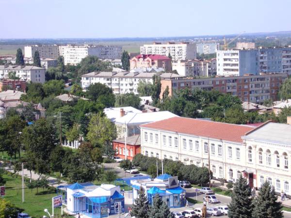 Вид с Дома Быта на районы ОПТИКА и СЕВЕРНЫЙ (на заднем плане)