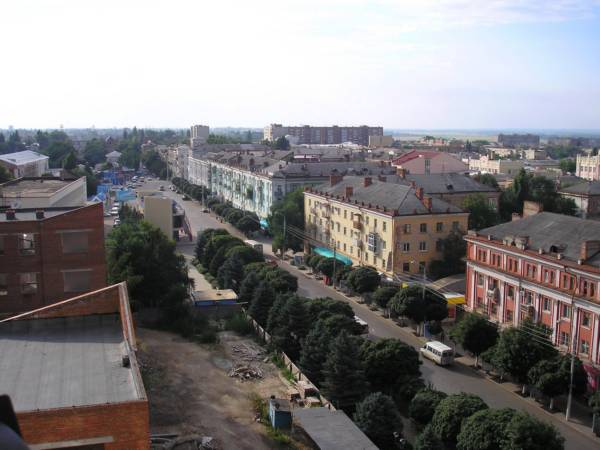 Вид с гостиницы Армавир на улицу Мира в направлении первого Вокзала
