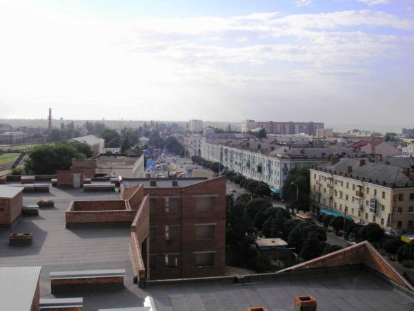 Вид с гостиницы Армавир на улицу Мира в направлении Вокзала-1