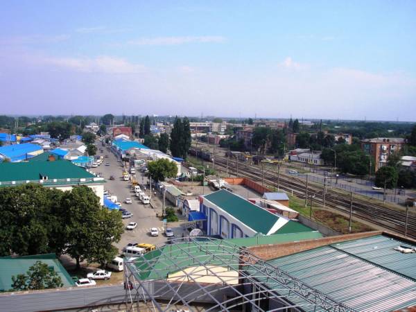 Вид с гостиницы Армавир на улицу Мира в сторону Урицкого моста_1