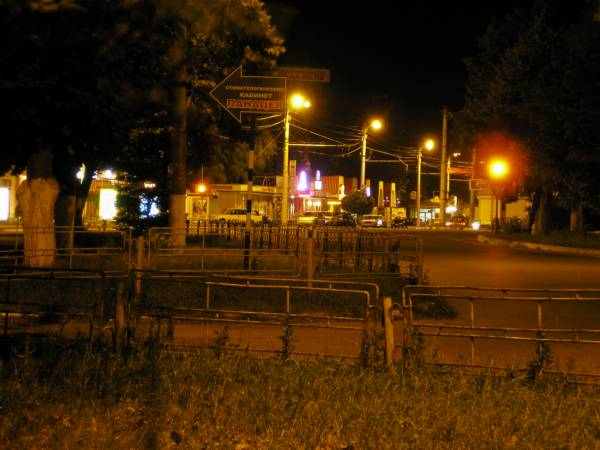 Ночной вид на улицу Новороссийскую в сторону Черёмушек