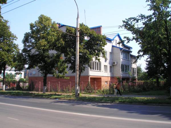 Шести квартирный коттедж на улице Советской Армии