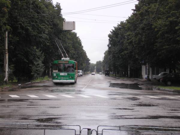 Улица советской Армии одним своим концом упирается в ВОКЗАЛ-2