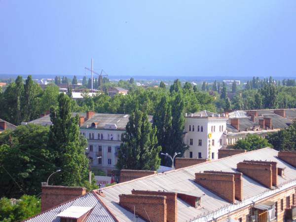 Вид со старой 9-ны в сторону ТАЛИСМАНа.Внизу видна крыша нашего дома