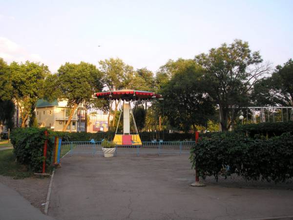 Детский парк аттракционов