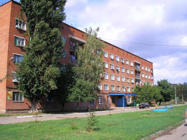 Общежитие ЗИМа на улице Черноморской