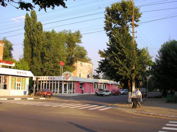 Пекарня СДОБА на углу улиц Новороссийской  и Сочинской