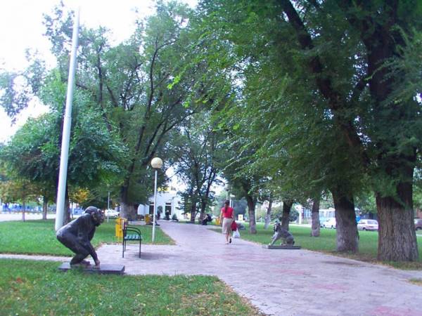 Сквер на Розочке (возле улицы Урицкого)