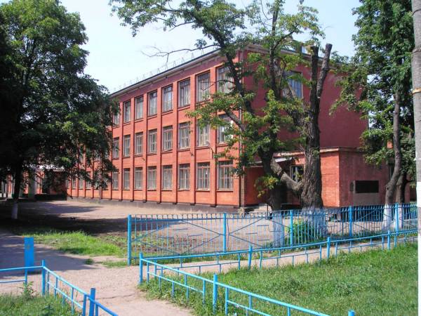 9-я школа на улице Советской Армии