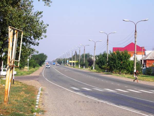 Улица Армавирская в направлении Новокубанки