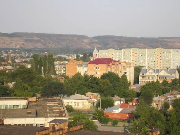 Вид с высотки в сторону Армянской церкви