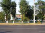 Вид на 10-ю школу с противоположной стороны улицы Тургенева