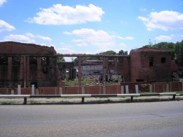 Вид с Сенного моста на руины завода АРМАЛИТ