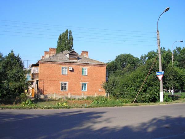 Дом №246 по улице Ефремова