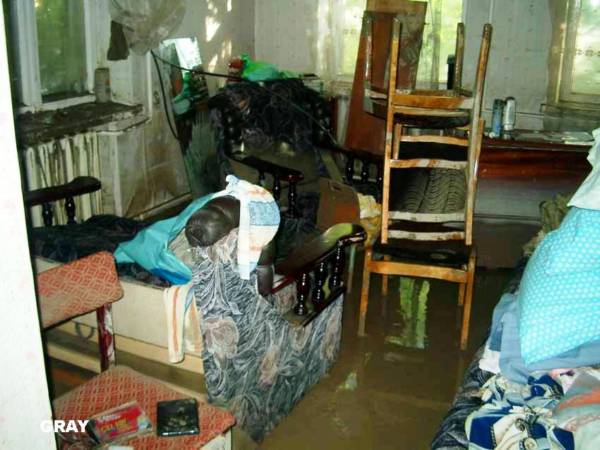 В Старой Станице во время наводнения 2002 года - в одном из домов