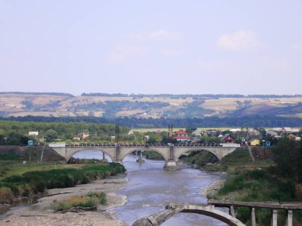 ЖД мост через реку Уруп