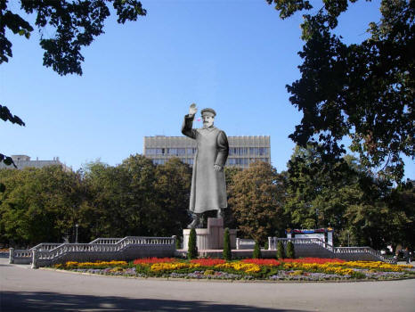 памятник Сталину армавир